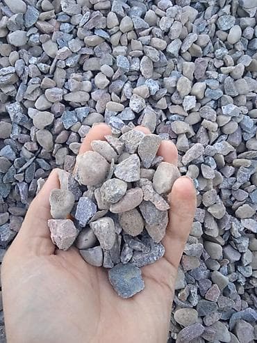красный гранит: Щебень фракции 5–20 мм (возможны близкие фракции). Камень плотный — 4