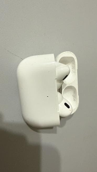 зарядный кейс для airpods pro: Беспроводные вкладыши наушники, Apple, Другая серия — 3