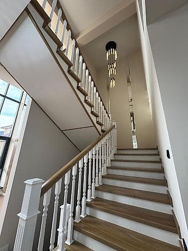 Үйлөр: Үй, 350 м², 5 бөлмө, Менчик ээси, Евро оңдоо — 10