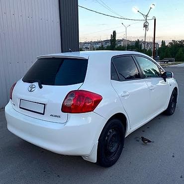 Унаа: Toyota Auris: 2008 г., 1.4 л, Кол менен иштөөчү, Бензин, Хетчбек — 3