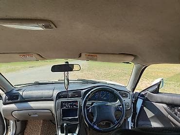 r16 kia: Белый универсал с рейлингами на крыше. Компактный кузов, пять дверей — 9