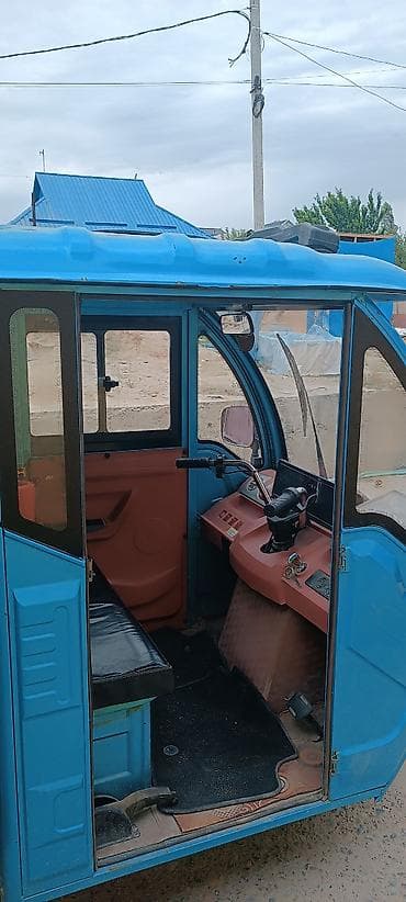 b class: Грузовой электротрицикл с тентованным кузовом - Тип: трехколесный — 2