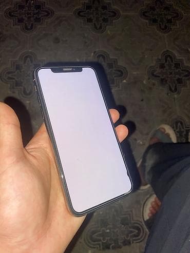 iphone 17e: Айфон хс 
256гб
АКБ 77
Ничего не менялось есть маленькое пятно — 2