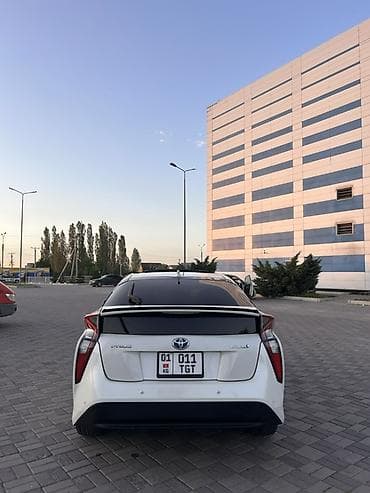 Унаа сатуу: Toyota Prius: 2018 г., 1.8 л, Робот, Гибрид, Хетчбек — 1