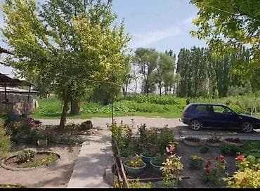 продаю участок вост: Жилой дом с большим двором и садом дом находиться по адресу село — 4