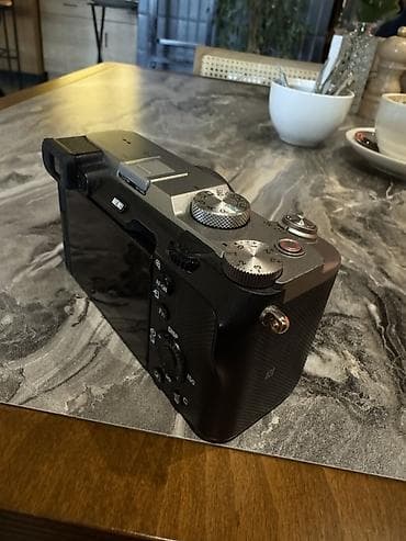 web camera: Беззеркальная полнокадровая камера Sony α7C (ILCE‑7C) Отличное — 3