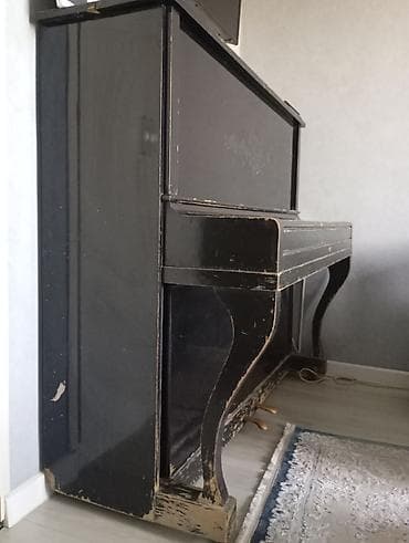 Музыкальные инструменты: Пианино вертикальное, корпус черного цвета с резным орнаментом на — 2