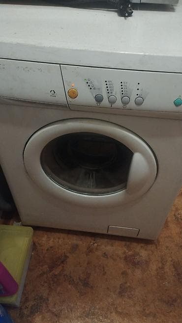 Стиральная машина Zanussi (серия FE 804) с фронтальной загрузкой