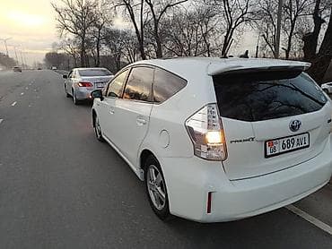 cvt: Toyota Prius V: 2013 г., 1.8 л, Автомат, Гибрид, Универсал — 2