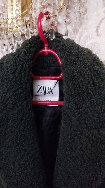 Жилеты, безрукавки: 36-38 Тедди от Zara новое — 1