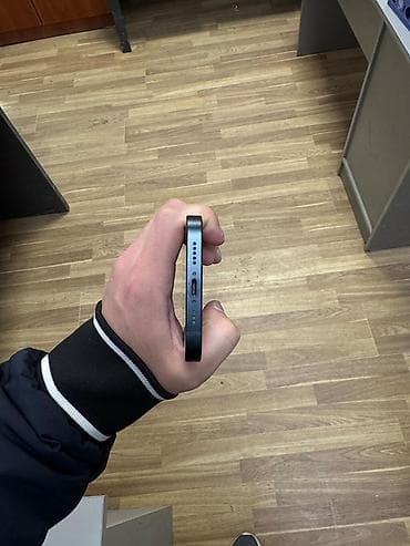 акамулятор б у: IPhone 13, 128 ГБ, Зарядное устройство, Защитное стекло, Чехол, 85 % — 4