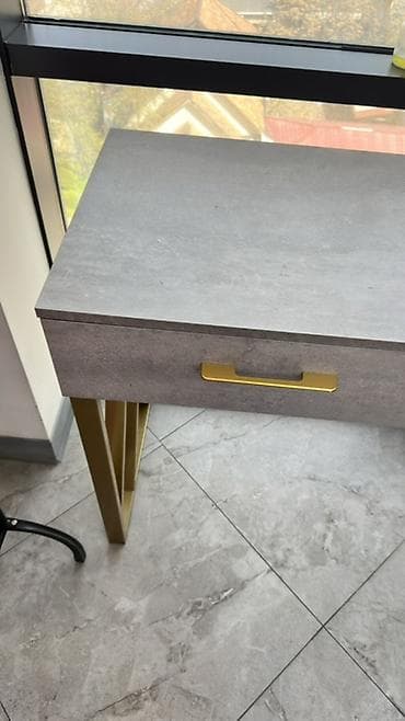 Стол визажиста, состояние отличное - Материал столешницы и корпуса — 2