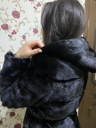 продаю связи с переездом: Срочно продаю шубу натуральную обсалютно новая размер 48-50 не разу — 6