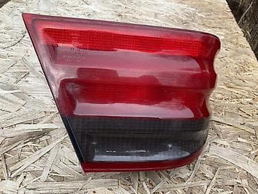 Задний левый стоп-сигнал Mercedes-Benz Б/у at lalafo.kg Задний левый стоп-сигнал Mercedes-Benz Б/у