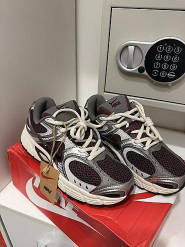 комбинация: Кроссовки, 37, 37.5, Nike, Новый — 3
