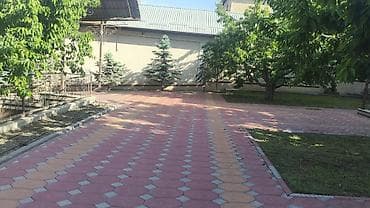 сниму дом в рабочем городке: Сдается 2 этажный дом. Резиденция. под любой бизнес. 3000 долларов — 6
