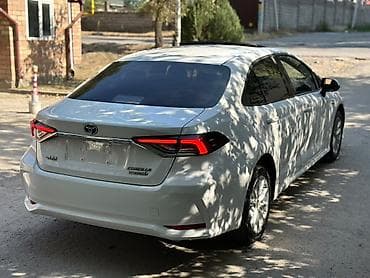 corolla 2016: Toyota Corolla: 2022 г., 1.8 л, Вариатор, Гибрид, Седан — 4