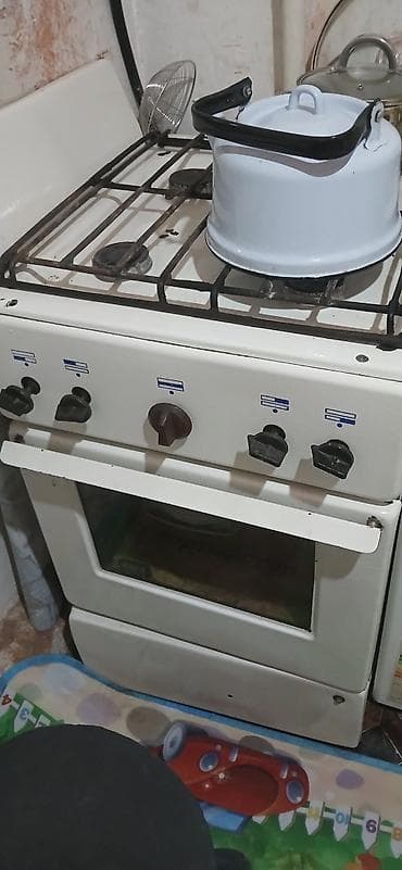 плита кухонная: Газовая плита с духовкой, классическая белая. - 4 газовые конфорки с — 2