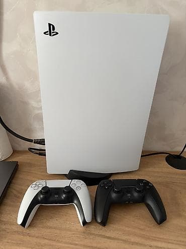 Ps5 2 джойстика, 1 диск, и подписка на 800 игр на год в подарок есть