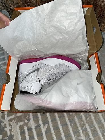 Мырзалардын бут кийими: Эркектердин кроссовкасы, 38.5, 39, Nike, Колдонулган, түсү - Ак, Өзү алып кетүү — 1