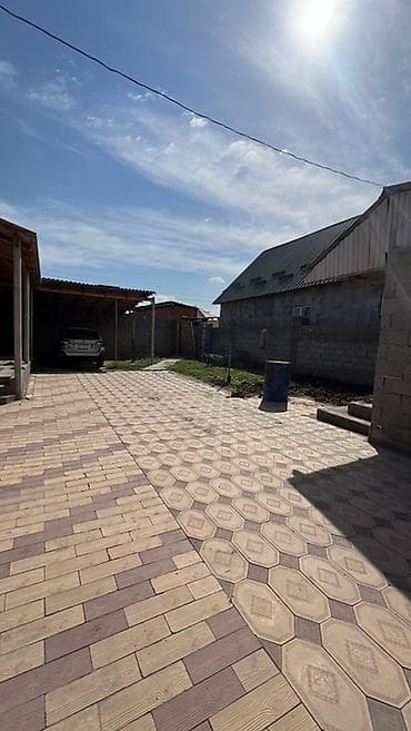 Кыймылсыз мүлк: 🏡 Продаётся дом 📍 Бишкек, Ак-Ордо 3 (верхняя часть города) 🚨 Срочная — 3