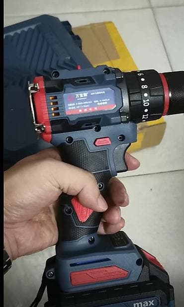 сверла набор: Аккумуляторная ударная дрель‑шуруповёрт в кейсе Комплектация: - — 2