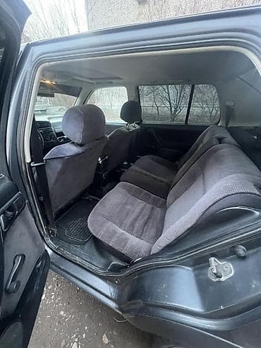 r18 5100: Volkswagen Vento: 1993 г., 2 л, Механика, Бензин, Седан — 6