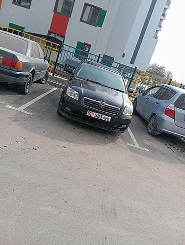 subaru forester 2012: Toyota Avensis: 2003 г., Седан — 2