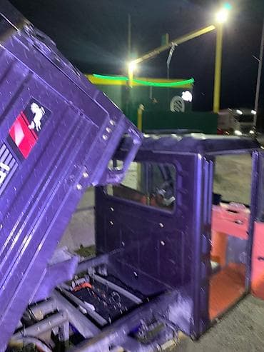 красный страитель: Легкий грузовик — 10