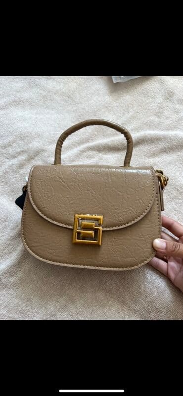 у настоящей женщины должна быть сумка из италии: Комплект женских сумок (3 модели) 1) Мини-сумка бежевого цвета - — 1