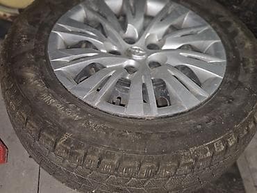 215 65 16 зимние: Зимнее колесо в сборе: шина 215/65 R16 на легкосплавном диске. зимний — 1