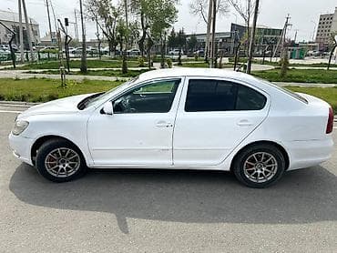 Унаа сатуу: Skoda Octavia: 2012 г., 1.6 л, Бензин, Лифтбек — 5
