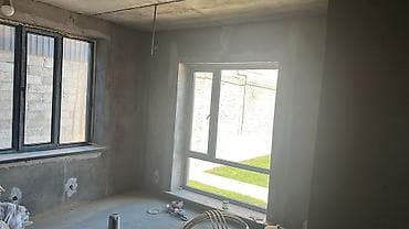 эмне сай: 🏡 САТЫЛАТ! ЗАМАНБАП ЖАНА КЕҢ ҮЙ 📍 Үйдүн жалпы аянты: 185 м² 🏠 Эки — 10