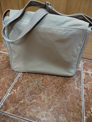 сумка для документов а4: Сумка на ремне. Плотная, добротная. Размер 30 на 27см.В отличном — 2