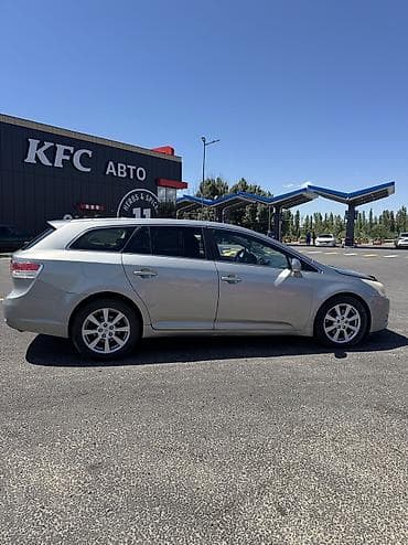 логан рено: Toyota Avensis: 2010 г., Автомат, Дизель, Универсал — 10