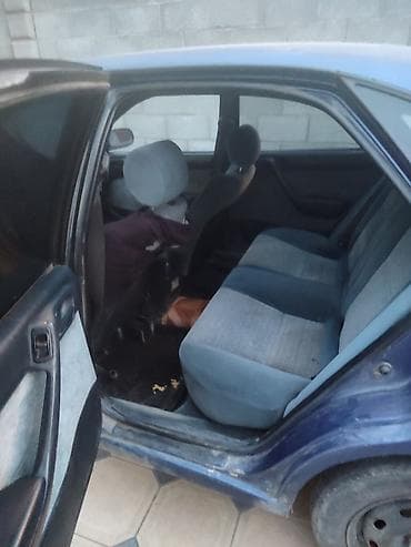 тайота 1992: Toyota Carina E: 1992 г., 1.6 л, Бензин, Хэтчбэк — 2