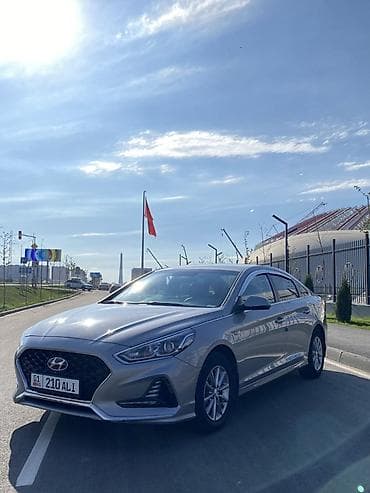 Hyundai Sonata: 2023 г., 2 л, Автомат, Газ, Седан