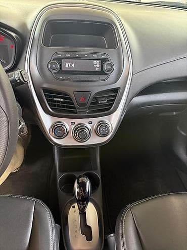 Продажа авто: Chevrolet Spark: 2017 г., Автомат, Бензин, Хэтчбэк — 9