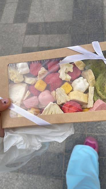 ящик для фруктов: Ассорти фруктовых и ягодных снежек/леденцов в подарочной коробке. - — 1