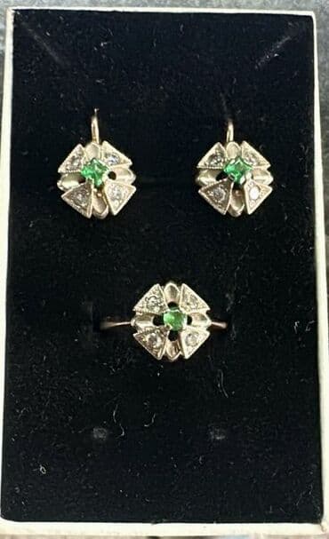 Золотой набор с натуральными изумрудами. Производство-Россия. 6,25