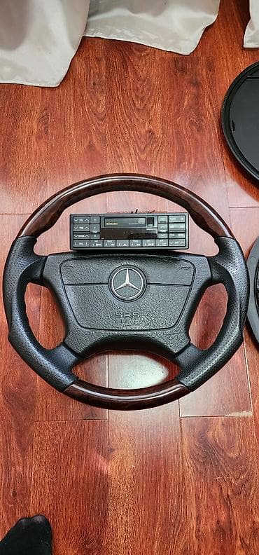 Mercedes продаю запчасти на мерседес есть ещё разноё