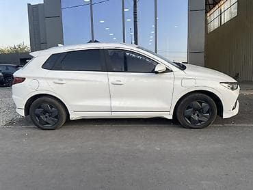 электр авто: BYD E2: 2023 г., Электромобиль, Хетчбек — 3