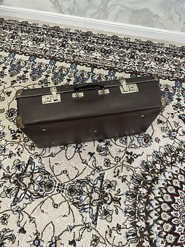 барсетка сумка: Жесткий чемодан-кофр ретро - Материал: жесткий каркас с внешней — 2