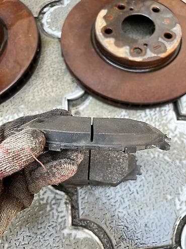 full construction: Передняя тормозная система от Lexus IS250 gse20-25 (двигатель 4GR‑FSE) — 7