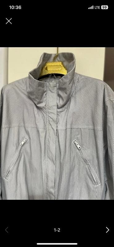 lining 38: Женская легкая ветровка светло-серого цвета с тонким вертикальным — 1