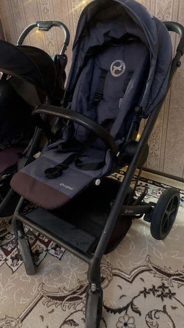 Коляска, цвет - Черный, Б/у