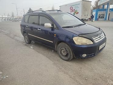авто клей: Toyota Avensis Verso: 2002 г., 2 л, Бензин, Минивэн — 1