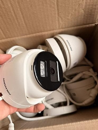 свет для съемки: IP-камеры видеонаблюдения Hikvision (уличные/внутренние, купольные) - — 1