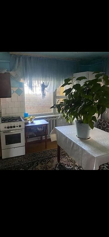 Үйлөрдү ижарага берүү: 58 м², 3 бөлмө, Забор, тосулган — 5