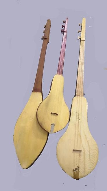 Аккордеоны: Б/у комуздар сатылат. Ремонт, обмен. Скупка. Адрес: Ул.Ахунбаева 121 — 1